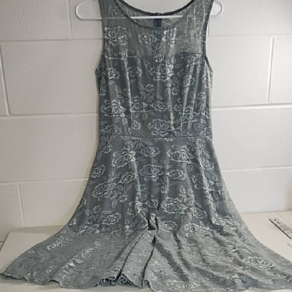 Fit & Flair A-line Silvery Grey Soft Lace Midi Dress for Special Occasion Lined - Picture 11 of 12